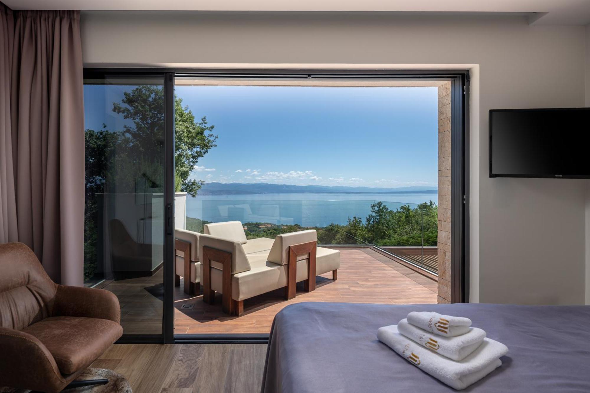 Villa Altavista - Seaview & Relax With Heated Pool & Minigolf Опатия Экстерьер фото