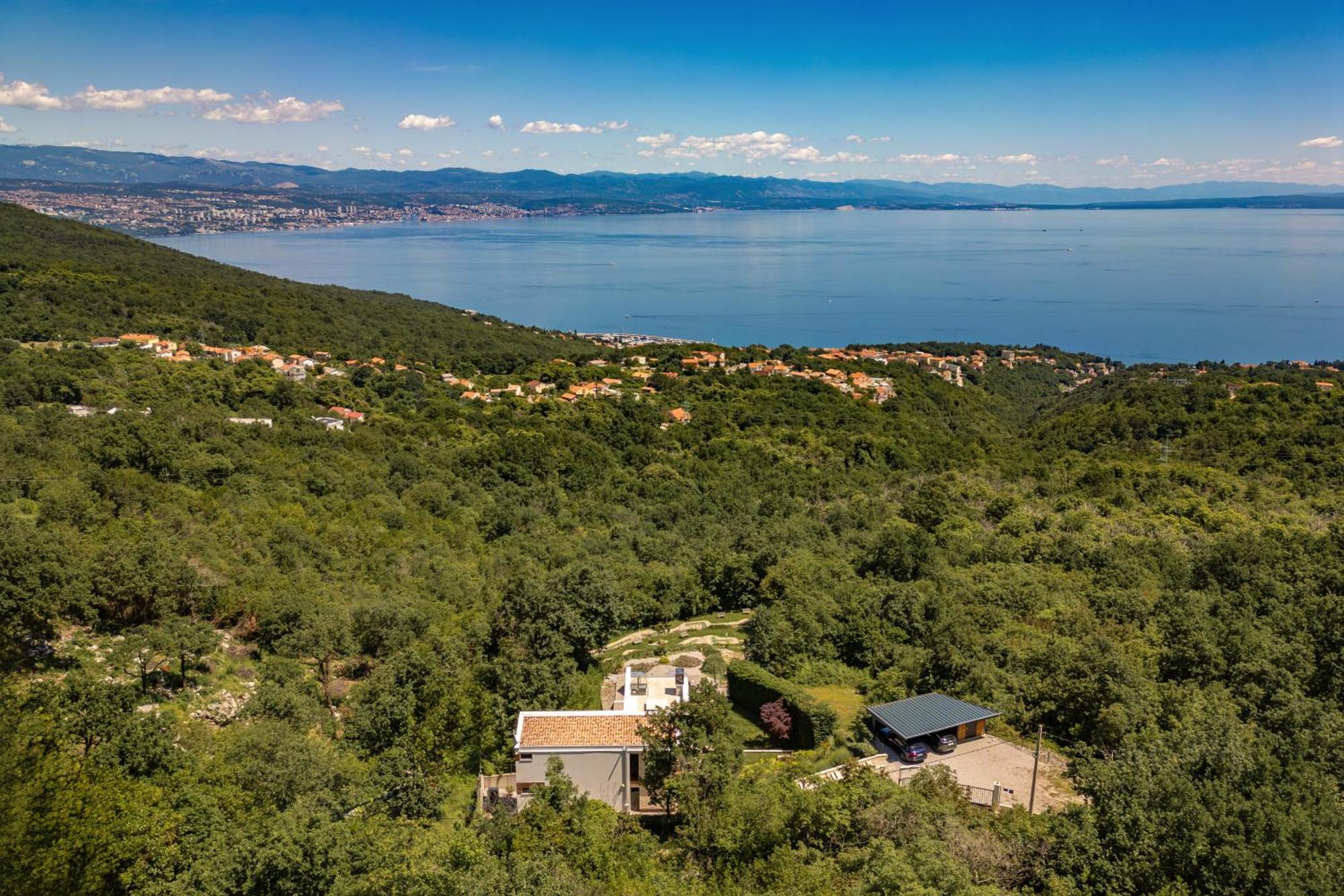 Villa Altavista - Seaview & Relax With Heated Pool & Minigolf Опатия Экстерьер фото