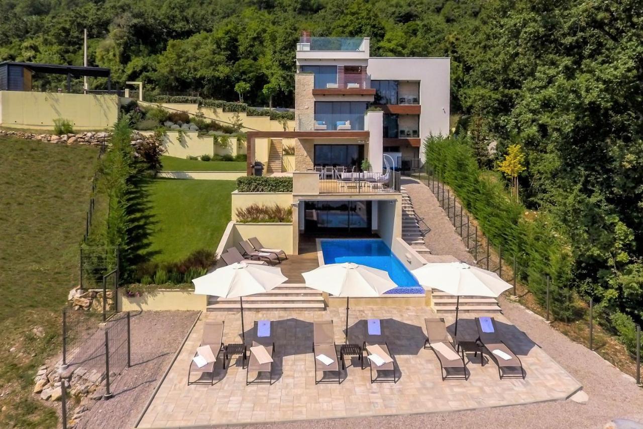 Villa Altavista - Seaview & Relax With Heated Pool & Minigolf Опатия Экстерьер фото